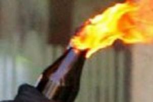 Diyarbakır'da okula molotoflu saldırı