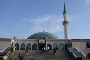Avusturya'da M&uuml;sl&uuml;manlara y&ouml;nelik saldırılara tepki