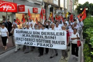 Alevilerden zorunlu din dersi tepkisi