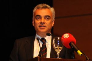 "40 milyon dolar bulursam adayım!"