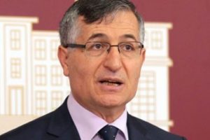 'T&uuml;rkiye bir savaşın eşiğindedir'