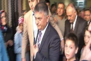 O okul m&uuml;d&uuml;r&uuml; g&ouml;revden alındı