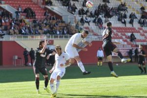 G&uuml;m&uuml;şhanespor Hatayspor'u rahat ge&ccedil;ti:3-1