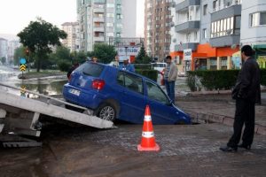 Yol &ccedil;&ouml;kt&uuml; b&ouml;yle oldu