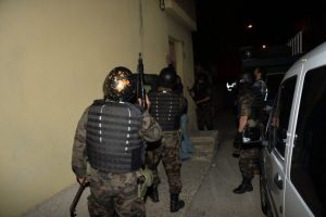 &Ccedil;eteye polis baskını