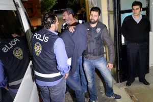 Usuls&uuml;zl&uuml;k operasyonunda 5 tutuklama