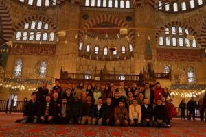 Gen&ccedil;lik meclisi &uuml;yeleri S&uuml;leymaniye'de