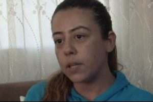 Tekerlekli sandalyede doğurdu! Bir de...