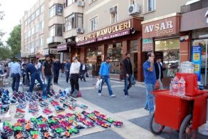 Esnaf boykotu takmadı!