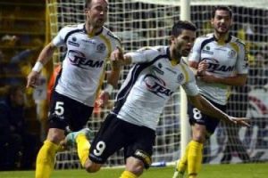 Lokeren 3 puanı s&ouml;kt&uuml; aldı!