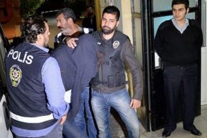 Usuls&uuml;zl&uuml;k operasyonunda 8 tutuklama