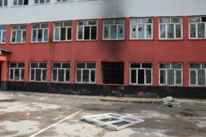3 okulu daha kundakladılar