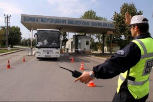 Bursa'da trafik polislerinden bayram kontrol&uuml;!