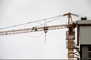 Asans&ouml;r faciasının yaşandığı inşaatta vince &ccedil;ıktı
