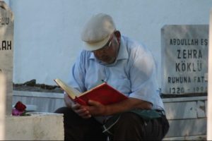 Kabir ziyaretlerini bakın nasıl yapıyorlar