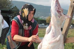 Kadın kasapları erkekleri aratmadı!