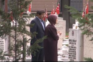 Başbakan şehitleri unutmadı