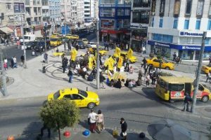 "Zorunlu din dersi kaldırılsın eylemi"