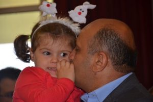 Bakan &ccedil;ocukların bayramını kutladı
