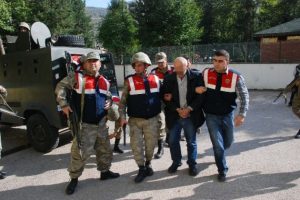 12 yıldır aranan cinayet zanlısı bayram ziyaretinde yakalandı