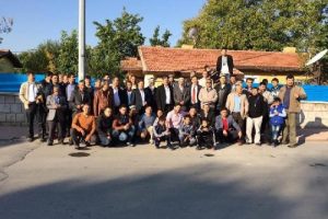 Doğu T&uuml;rkistanlılar bayramlaştı