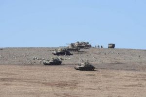 Kobani'de &ccedil;atışmalar arttı! Sınırda sıcak saatler...
