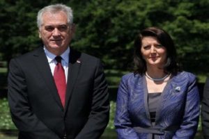 Kosova i&ccedil;in tarihi davet