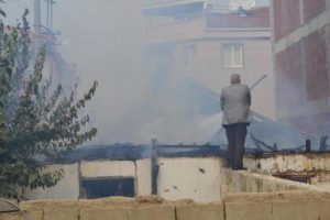 D&ouml;v&uuml;ş horozları yangında telef oldu!