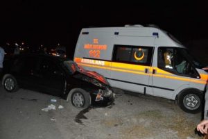 Kazaya giden ambulans kaza yaptı