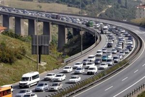 Tatilcilerin d&ouml;n&uuml;ş trafiği başladı