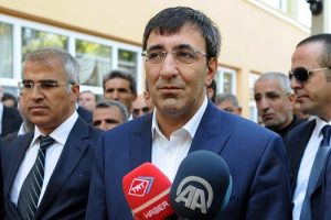 Eylemleri samimi bulmak m&uuml;mk&uuml;n değil