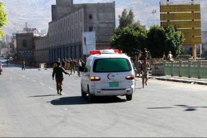 Yemen'de askeri karargahlara saldırı