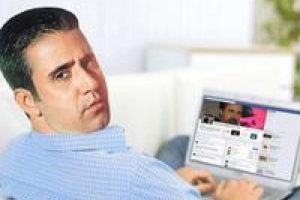 Emrah, Facebook'a ortak oldu...