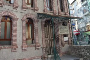 Bursa'da tarihi caminin tuvaletini soydular
