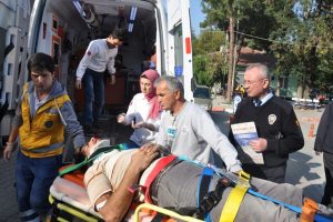 Bursa'da 5.kattan d&uuml;şen iş&ccedil;i ağır yaralandı