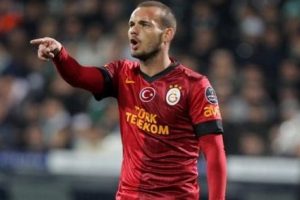 Sneijder yine sert konuştu