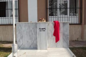 Atat&uuml;rk b&uuml;st&uuml;ne &ccedil;irkin saldırı