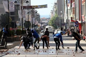 İzinsiz g&ouml;sterilere soruşturma