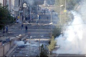 Diyarbakır'da yasağa rağmen eylem