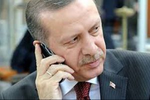Hollande ile telefonda g&ouml;r&uuml;şt&uuml;