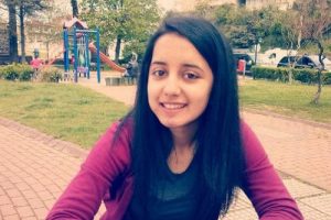 Yolun karşısına ge&ccedil;erken &ouml;ld&uuml;