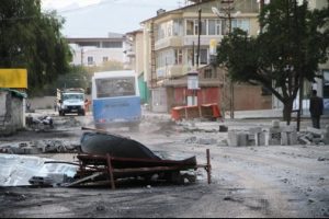 Van'da kepenkler yine a&ccedil;ılmadı