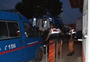 Ayvalık'ta 35 ka&ccedil;ak yakalandı