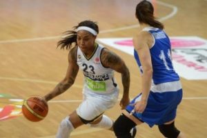 Cappie Pondexter Avustralya'da