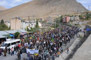 Hakkari'de 15 bin kişi...