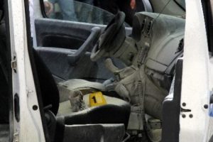 Kaza ihbarı yapıp polise molotof attılar