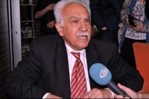 "Kobani'de savaşamayanlar, T&uuml;rkiye'de bayrak yakıyor"