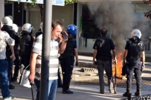 Olaylar s&uuml;r&uuml;yor: &Ouml;l&uuml; sayısı 5 oldu