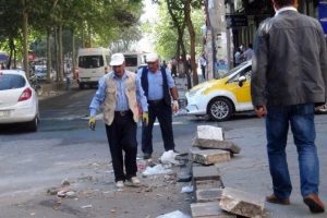 Diyarbakır'da sokağa &ccedil;ıkma yasağı kaldırıldı