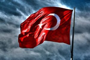 Bayrak yakanla ilgili flaş gelişme!